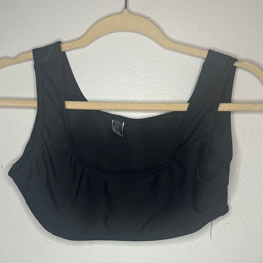 Black Scoop Neck Super Cropped Top